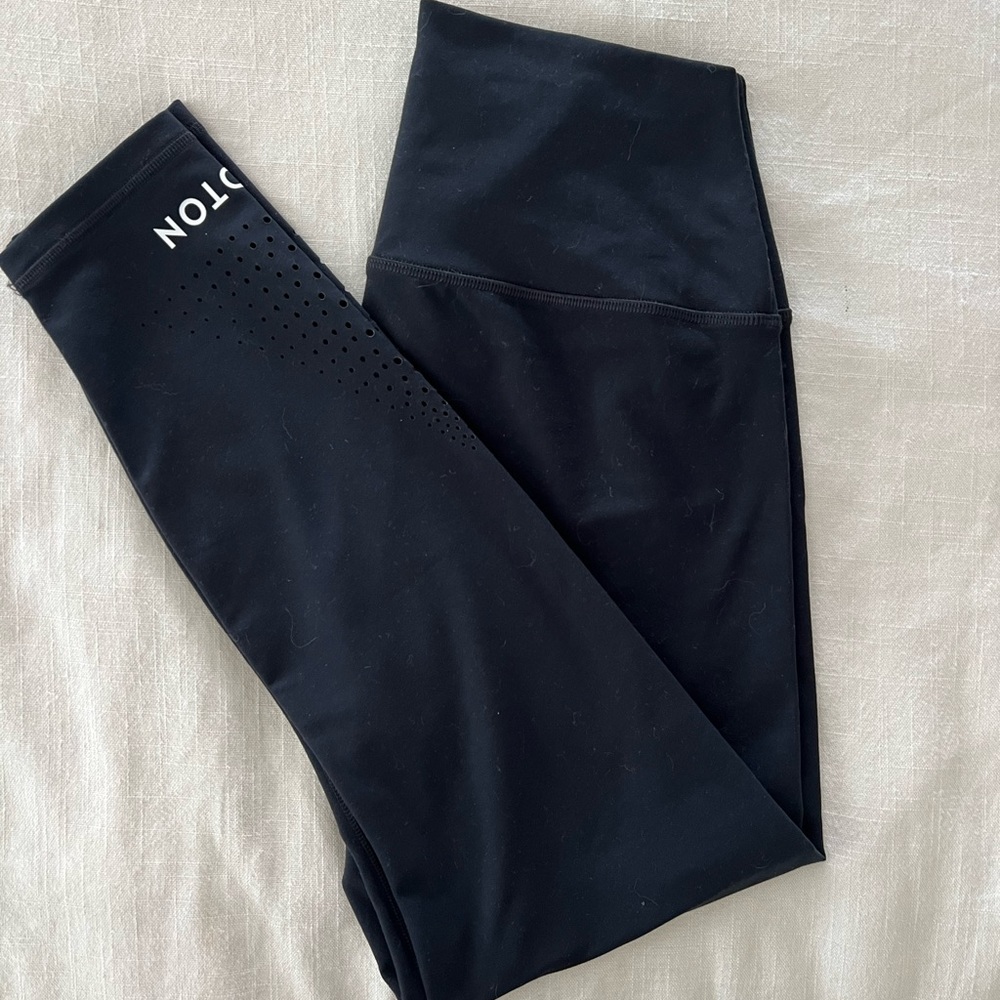 Peloton Cadence Laser Dot Legging in Size Large Color Black - Picture 4 of 8